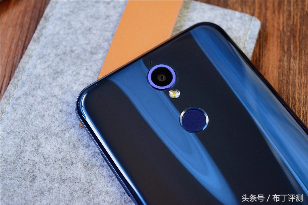 超逼真的裸眼3d壁纸手机,裸眼3d屏幕手机好用吗