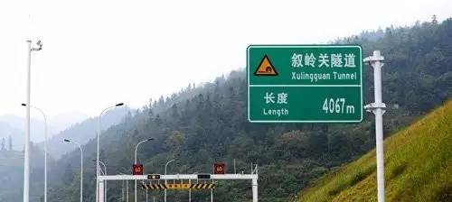 车牌照螺丝没上齐扣分吗,车牌照只装两个螺丝被扣12分