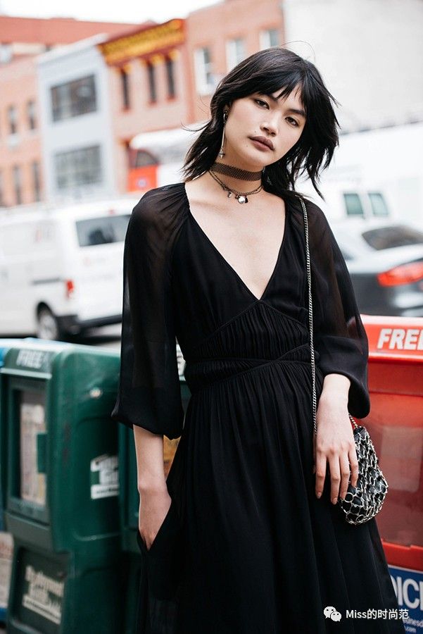 与其去花钱买便宜的还不如买贵点,与其胡乱的买一堆不如认真买一件