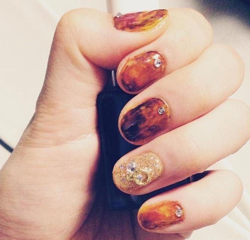 琥珀指彩才是流行啊,皮草FU滚驴子去