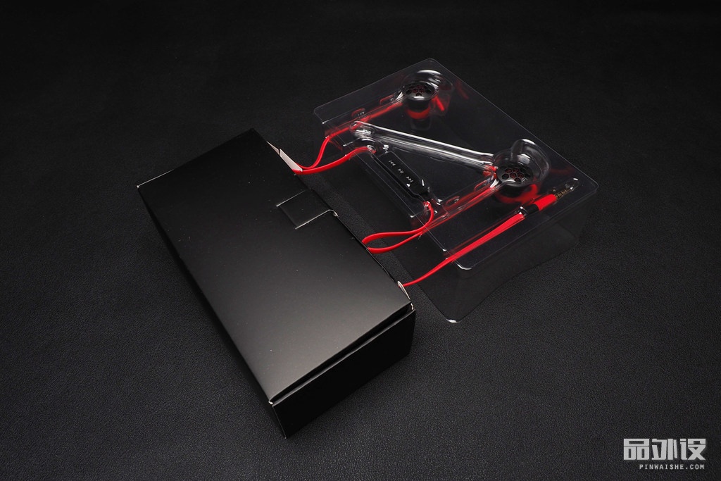 TteSPORTS隐者PRO专业版入耳式游戏耳机评测