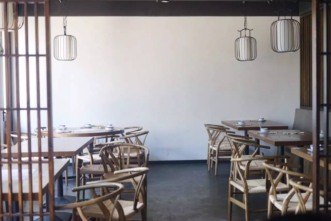 6张桌子,2个包厢,城南这家连导航都搜不到的私房小馆子,却藏着《食神》级别的蛋炒饭……