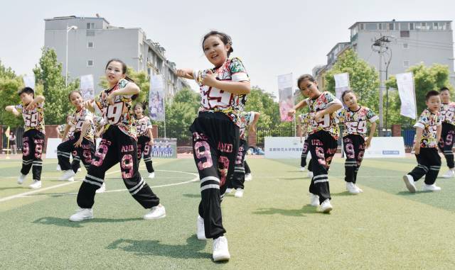 high爆全场的年会游戏,high爆全场高清