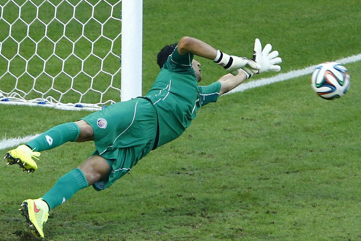 诺伊尔世界杯表现,诺伊尔门将出击足球封神榜