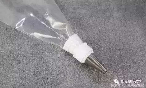 怎么装裱花带和连接器,如何安装裱花嘴英文