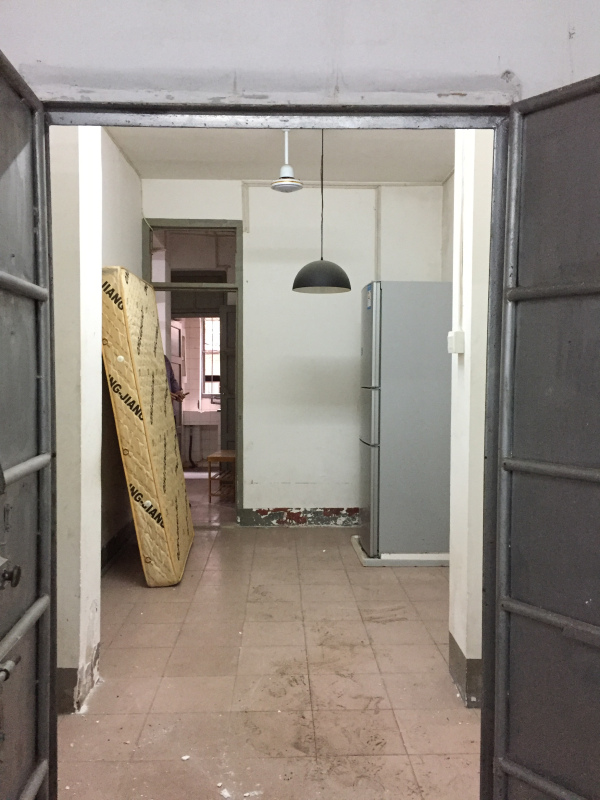 他将厦门的民宅改造成烘焙馆，每周邀请100位陌生人喝精品咖啡