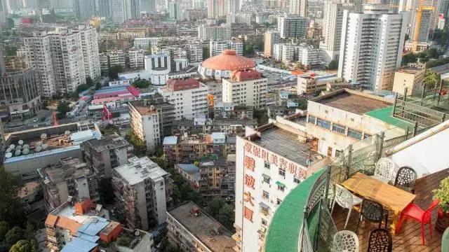 武汉city天台酒吧,武汉江汉路隐藏在二楼的主题酒吧