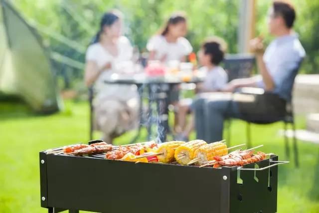 端午节小聚烧烤,周末一顿小烧烤生活就是爽歪歪