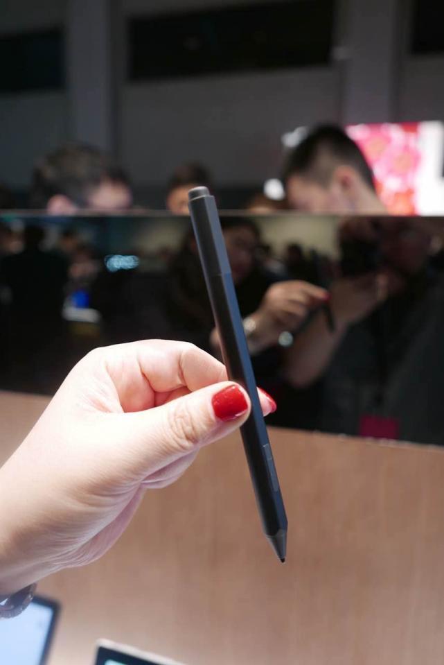 微软surfacepro4抖屏,微软surfacepro8拆机