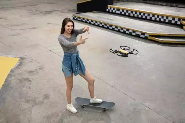 大疆spark晓和大疆mini哪个好,大疆高清无人机航拍器