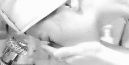 初一男生脸上长痘痘怎么办,男生脸上长痘痘怎么快速消除