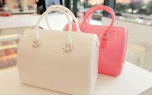 Furla的这款包火了！难道是下一个Gucci？