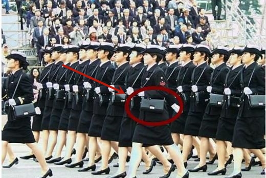 日本女兵为什么都背一个包,日本女兵有背包吗