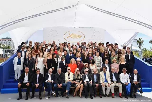 19岁爆红好莱坞女星,好莱坞巨星戛纳电影节红毯