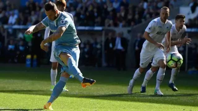 他们都穿什么篮球鞋,他们穿什么衣服翻译