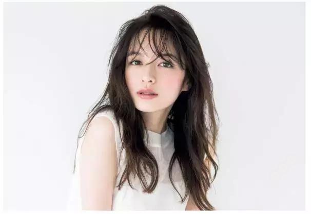 怎么才能让短刘海整齐起来,刘海特别短怎么拯救短发