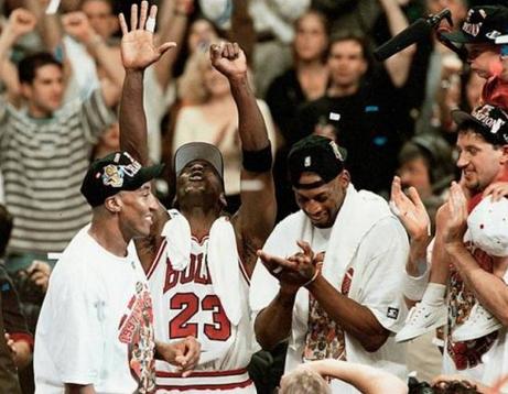 最时髦的棒球帽夏天戴,如何给棒球帽增加潮流感