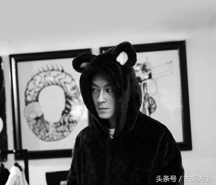 小屁孩才喊*力暴**熊，而我叫他Bearbrick！