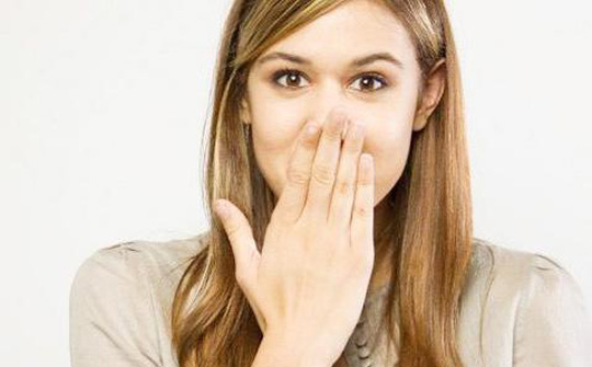 打嗝不止呕吐怎么解决,打嗝放屁肚子胀气怎么快速解决