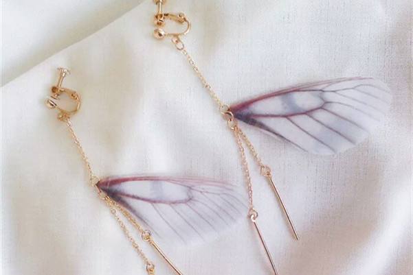 时尚饰品总有一款适合你,时尚饰品戴出高级感