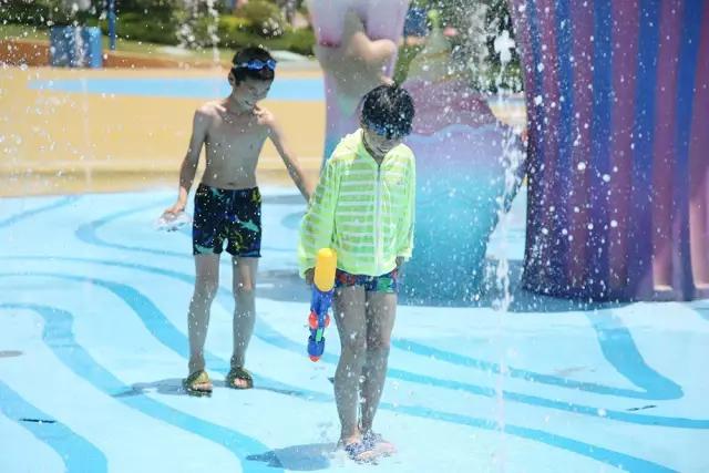 乐海水世界视频,乐海水世界有室内吗