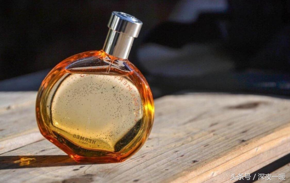 有什么香水瓶身是花的,有一款香水很好闻又很好看