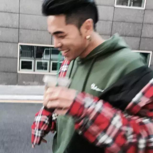 头条｜除了GD，他才是韩国嘻哈圈最会穿衣男人！