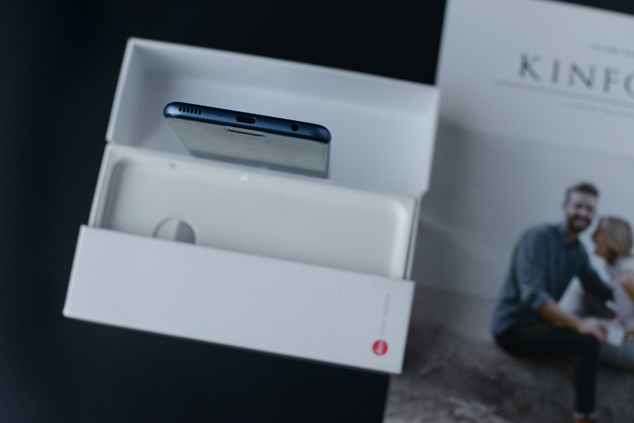 手机有特色的主题,手感最好的华为手机p10