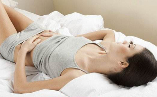 人流后出现什么症状会导致不孕,女生人流肚子刺痛是怎么回事