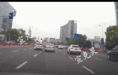 男子脚踏三只船被骗财,男子脚踏两只船被老婆发现