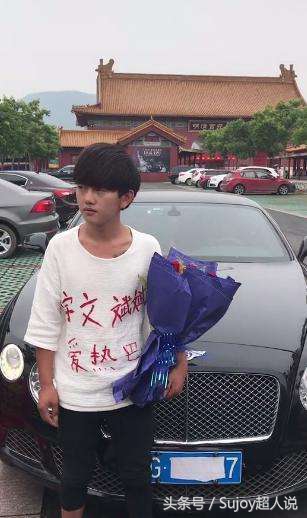 先被鹿晗两次飞吻，后被土豪开宾利求婚，迪力热巴果真是十里桃花