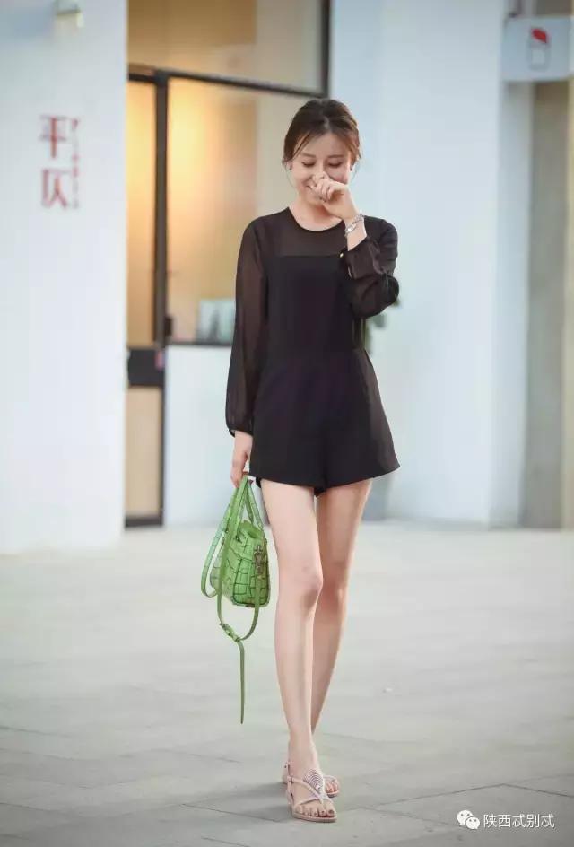 偶遇美女西安,偶遇红衣美少女