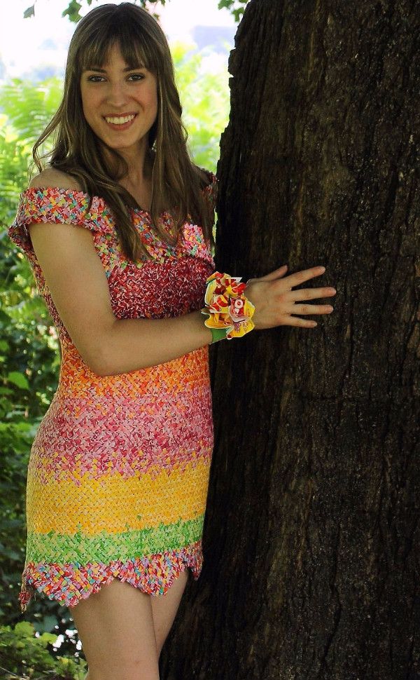 究竟是什么样的衣服需要她花费4年时间才做完？