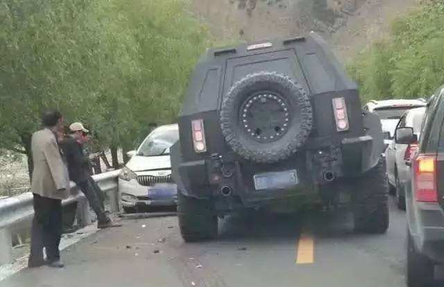 30万suv硬汉,300多万的硬派suv