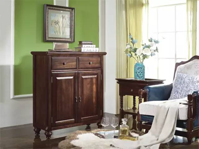 小边柜极简风格,有边柜的背景墙