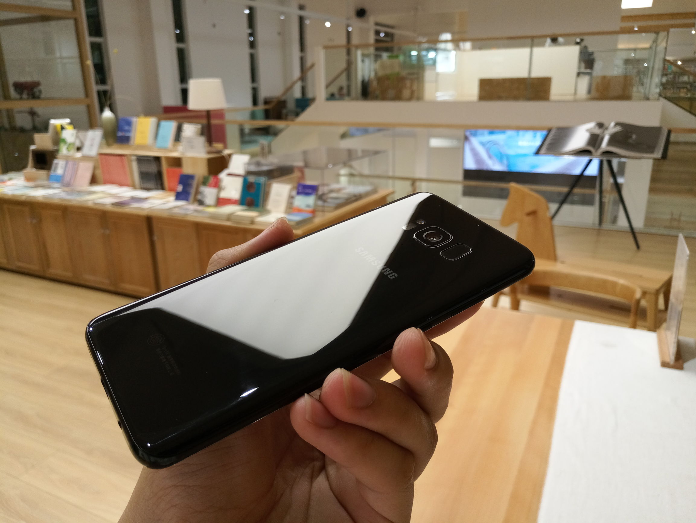 三星galaxys8和s8有什么不同,三星galaxys8什么时候发布