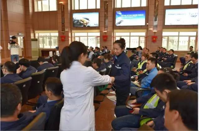 黑龙江省第二医院专家宣讲团职业健康宣教义诊活动走近企业基层职工——长安福特汽车有限公司哈尔滨分公司