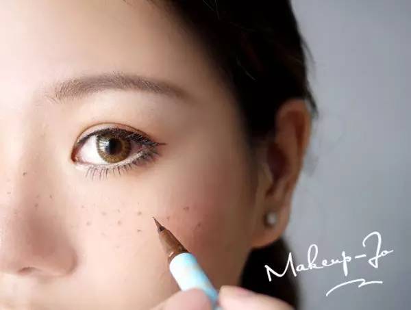 雀斑妆来源于什么,雀斑妆倪妮