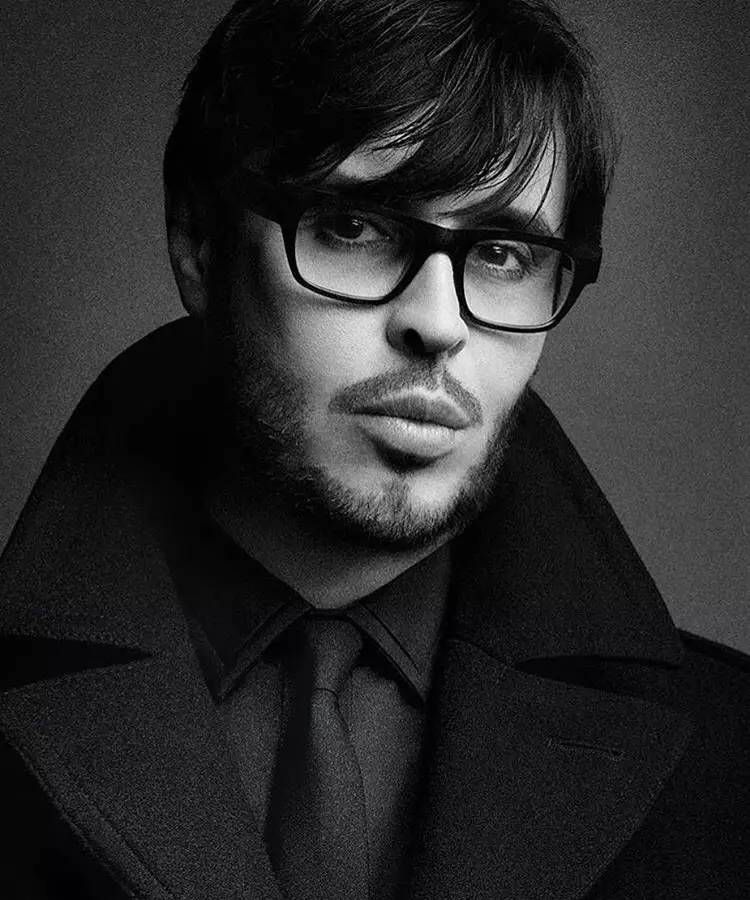 非常便宜好用的化妆品牌子,有个化妆品牌子叫红什么