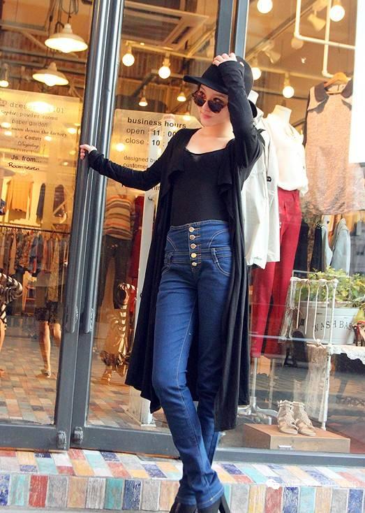 这款深秋初冬都能穿的毛衣外套 (慵懒风盛行毛衣外套时髦又温暖)