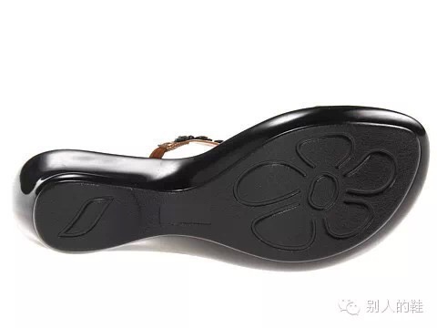 什么鞋适合中国人的脚型,每个人适合的鞋型