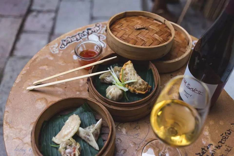 欧洲惊现「港式车仔档」！布拉格鬼仔卖热辣辣广东点心