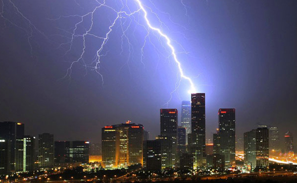 电源防雷器的做法,电源防雷器内部原理