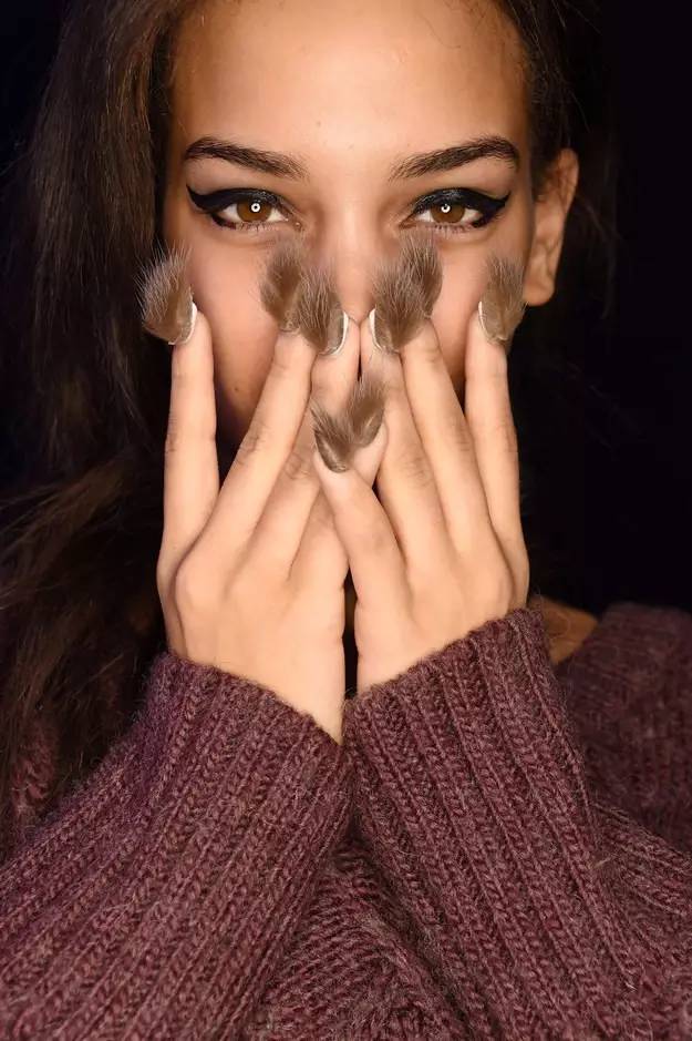 琥珀指彩才是流行啊,皮草FU滚驴子去