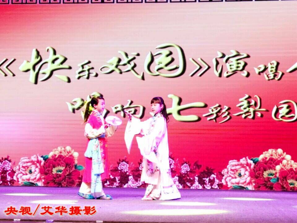 小小姐妹花dj完整版,小小姐妹花歌词完整版