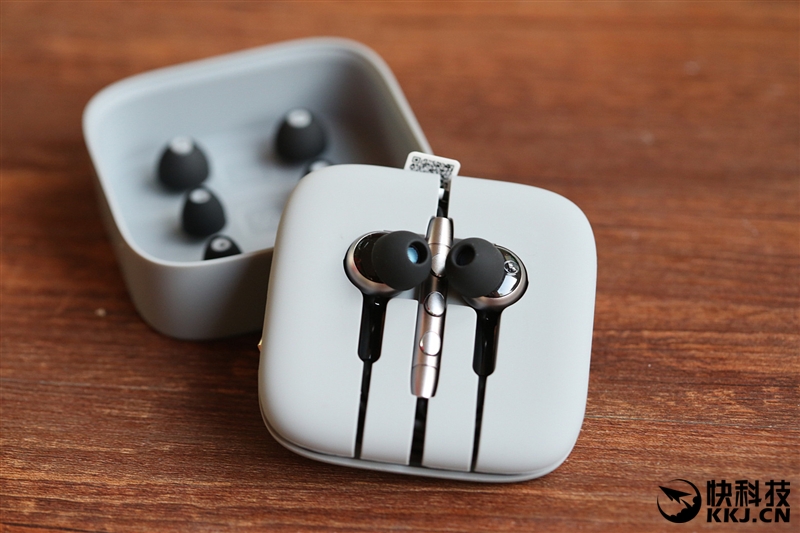 三单元发声史无前例小米圈铁耳机Pro评测