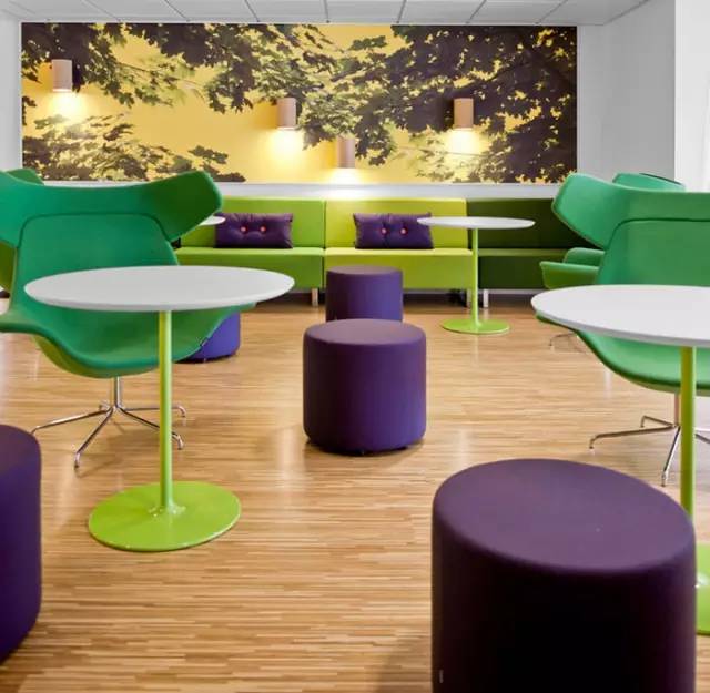 把办公室装修成咖啡店,高级感100平米办公室设计效果