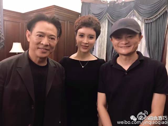 作为博纳的老板娘，开火锅店半个娱乐圈都来捧场，就问厉害不