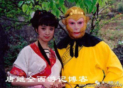 作为博纳的老板娘，开火锅店半个娱乐圈都来捧场，就问厉害不