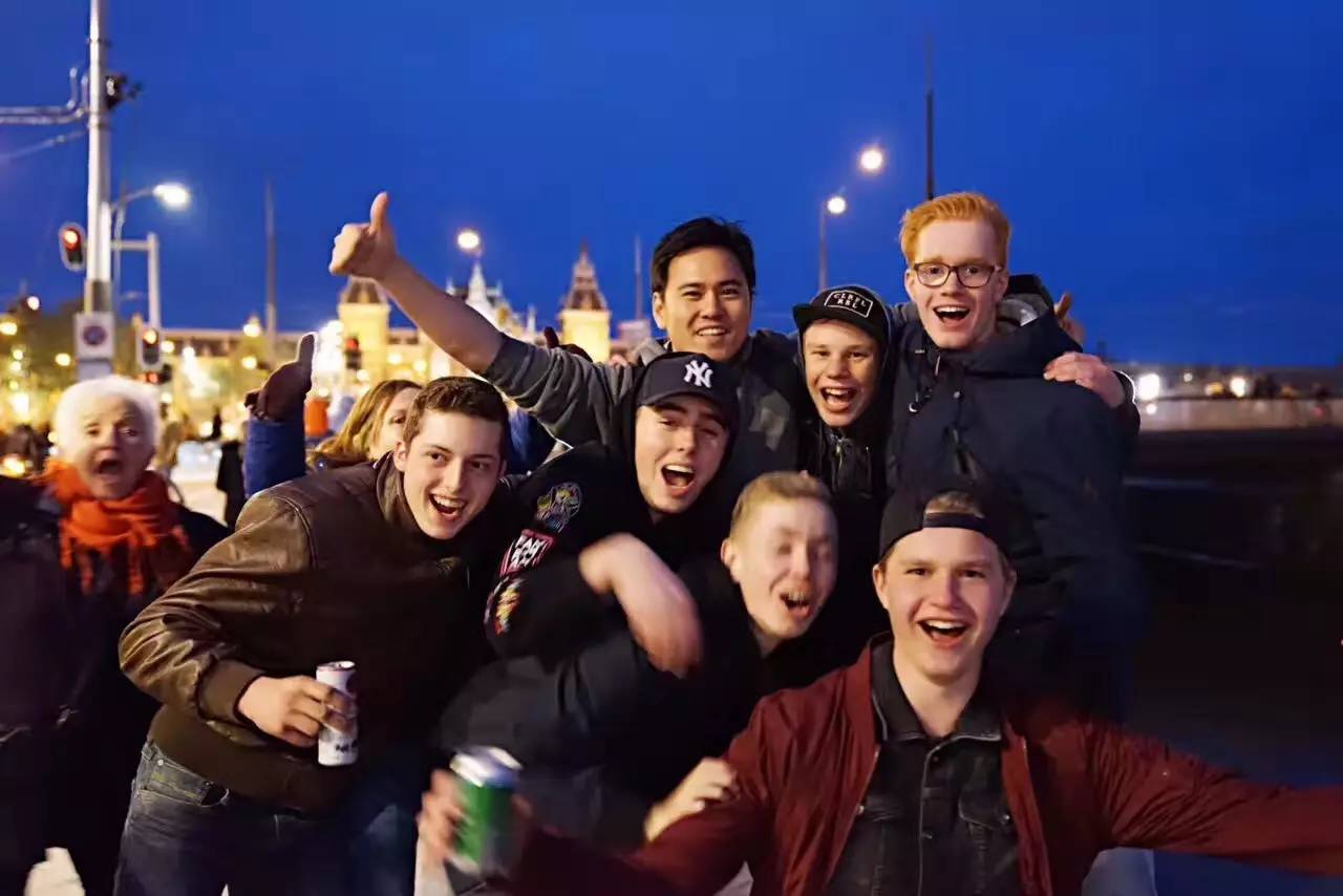 英语语言太差怎么解决呢,英语口语不好出国怎么交流